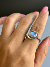 Load image into Gallery viewer, Oval Moonstone Twist Ring 6