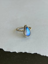 Load image into Gallery viewer, Small Moonstone Drop Twist Ring 6