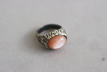 Load image into Gallery viewer, Peach Moonstone Silver Ring 7.5