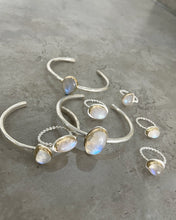 Load image into Gallery viewer, Moonstone Gold Set Rings
